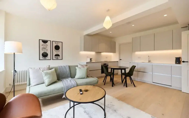 The East London Mile Hideaway - Bright 1bdr Flat