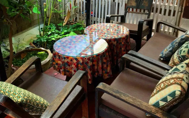 Green days Cafe & Inn