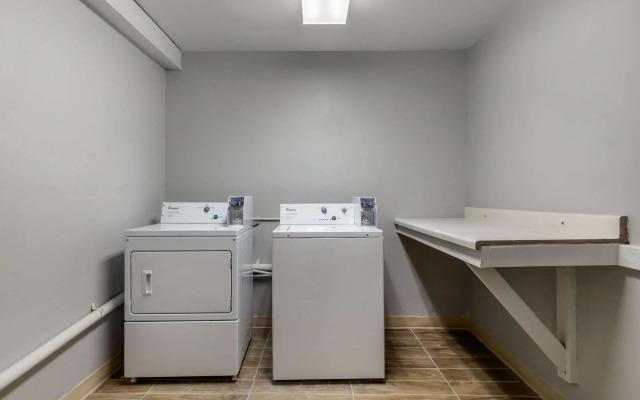 Quality Inn Downtown - near Market Square