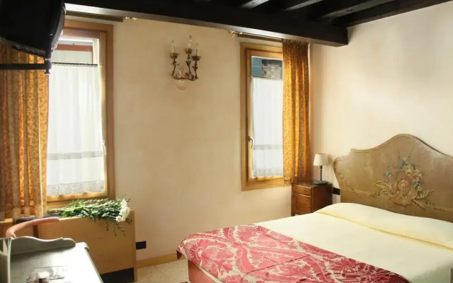 San Simeon Apartments