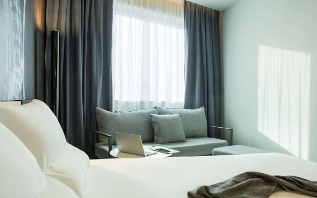 Отель Novotel Belleville Paris 20