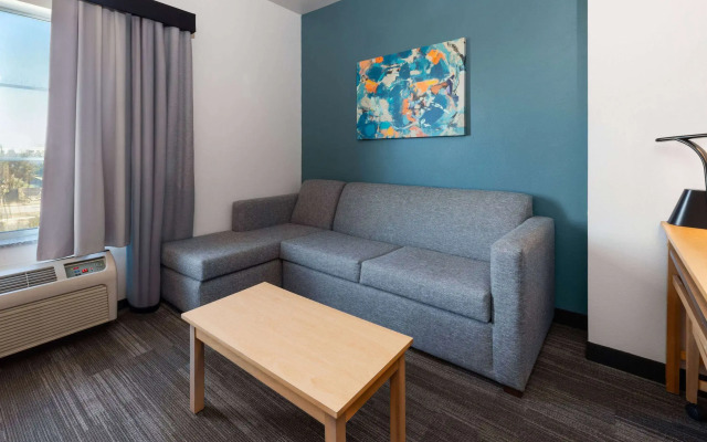 La Quinta Inn & Suites by Wyndham Austin NW/Lakeline Mall