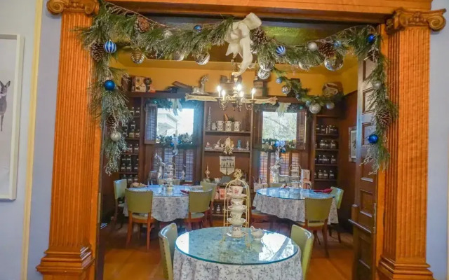 Mathis House, A Victorian Bed & Breakfast and Tea Room at 600 Main