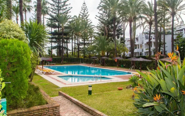 Stylish Penthouse 2 pools & next to beach - RDR204