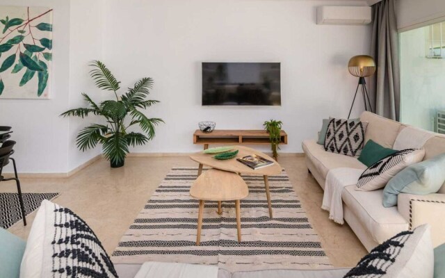 Rio Real Sunshine Retreat