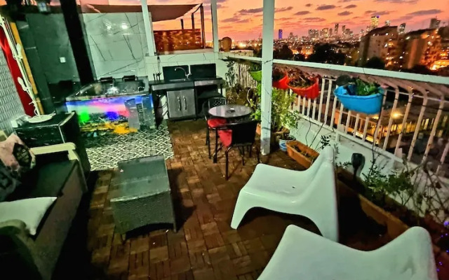 Avi's place