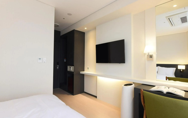 Geoje Art Nouveau Suite Hotel