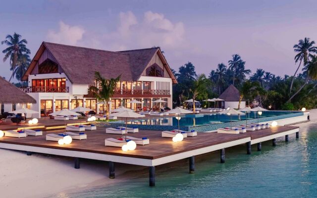 Mercure Maldives Kooddoo Resort