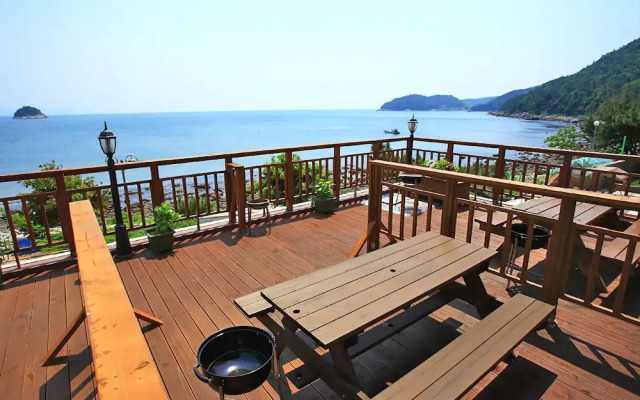 Yeosu Haeoreum Pension