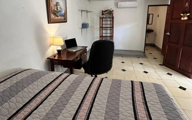 El Callejon Guest House