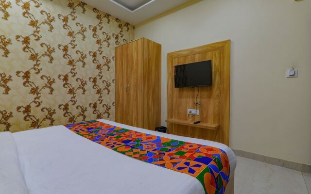 Itsy By Treebo - Super 3 Premium