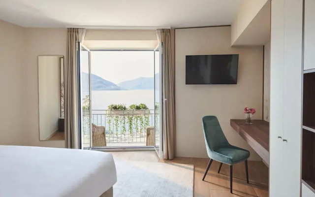 Vista Lakefront Boutique Hotel