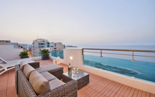 Magnificent Seafront 2-bedroom Sliema penthouse