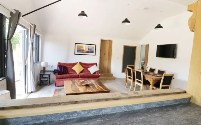 Whitehands Farm Barn