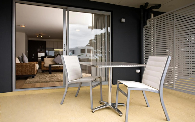 Sea Spray Suites