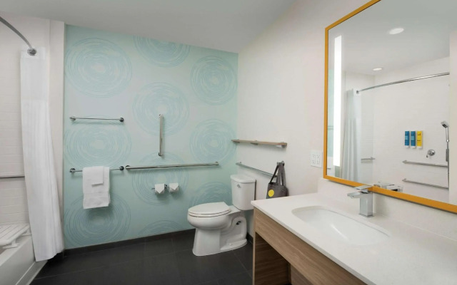 Tru by Hilton Miami West Brickell