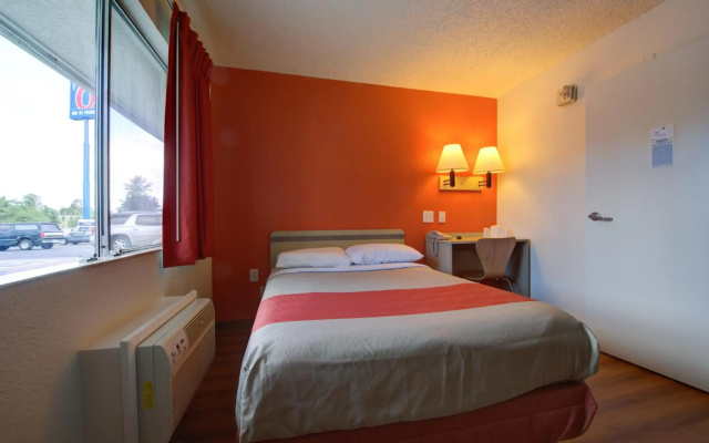 Motel 6 Seattle, WA - Airport