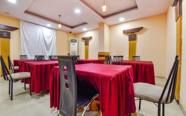 Fabhotel Royal Residency