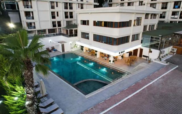 Qinn Hotel