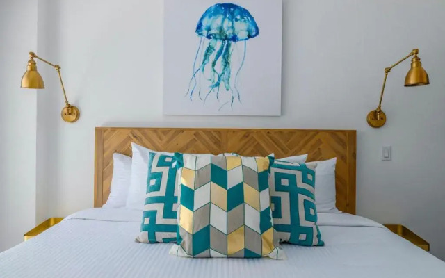 HH-2Bdr413 - NEW Modern Apartment in Oceanfront Luxury Condo in Aruba!