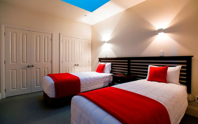 Emerald Hotel