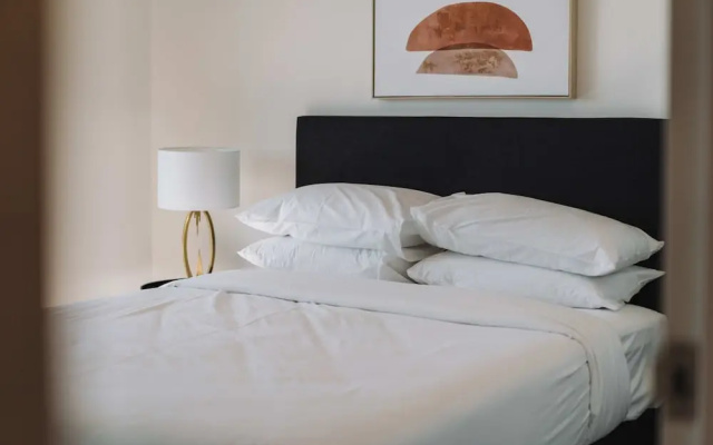 Pristine 2-bed Apartment With Pool and BBQ – Guest Rooms – Phillip