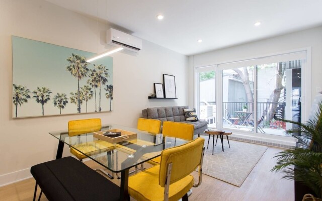 Perfect 2 Bdr, 2 Bath Landing for the Family