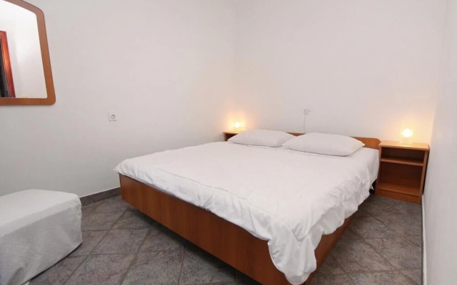 Ana- Next to the sea - A1