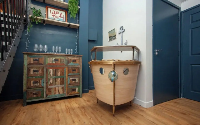 higgihaus 107 Sleeps 4  Monday - Friday