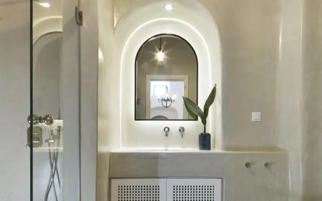 White and Co. La Torre Suites