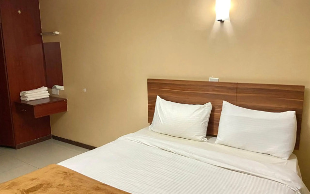 Milimani Executive Suites With Pool