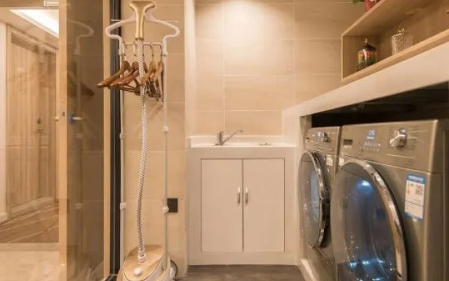 HanTing Premium Hotel (Xi'an Railway Station Wulukou Subway Station)