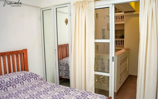 Departamento en calle principal, cómodo, hasta 4.