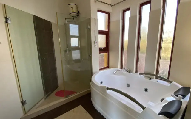 Lux Suites Eden Seafront Apartments