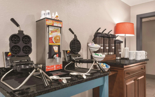 Country Inn & Suites by Radisson, Cottage Grove, MN
