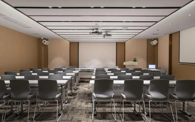 Lavande Hotel Wuhan 2nd Guanggu Road