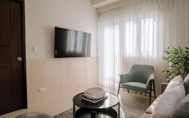 A Luxurious 1BR Apartment