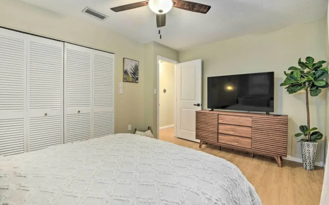 8 Mi to Beaches: Bradenton Home w/ Poolside Oasis!