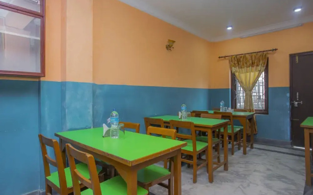 SPOT ON 571 Hotel Ashim