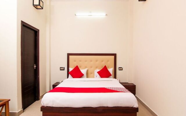 OYO Flagship 12365 CZ Inn