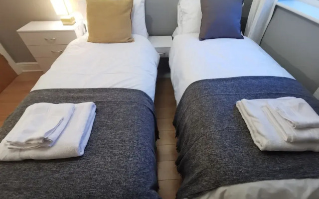 The Qube Apartments Sleeps 6 Parking