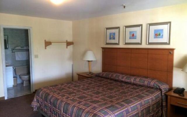 Naugatuck Motor Lodge