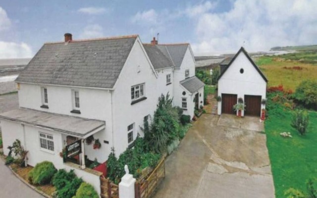 1-bed Cottage on Coastal Pathway in South Wales