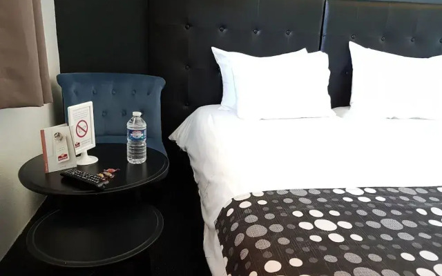 Brit Hotel Baillet en France
