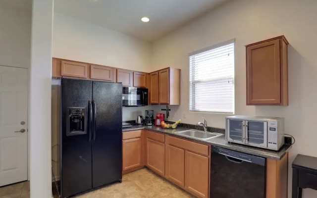 Tucson Home w/ Private Pool & Mountain Views!
