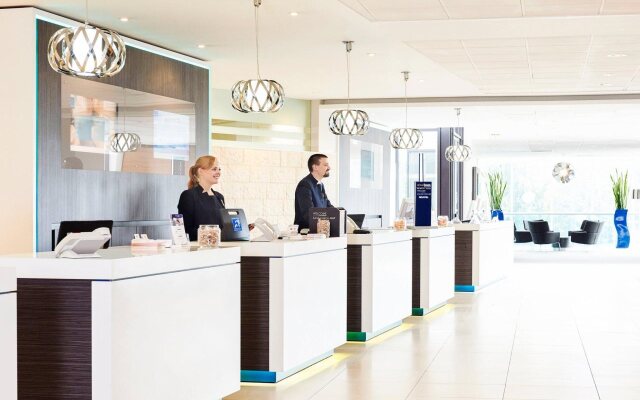 Novotel London West