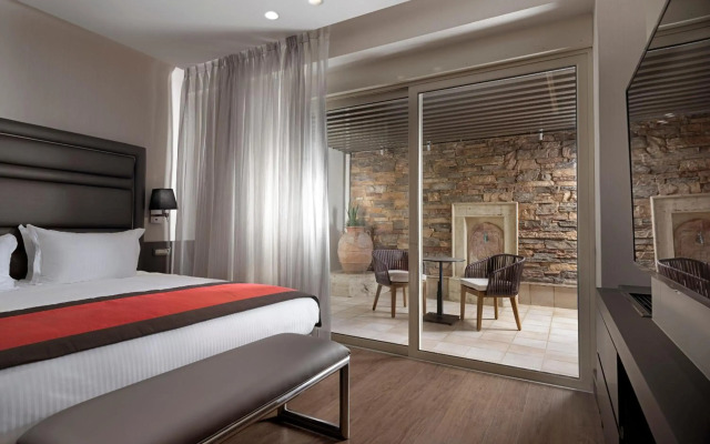Holiday Suites