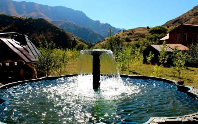 LucyTour Hotel Resort