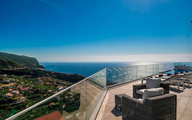 Luxury dream villa, magnificent 360º views of hills, coast and sea | Seacrest