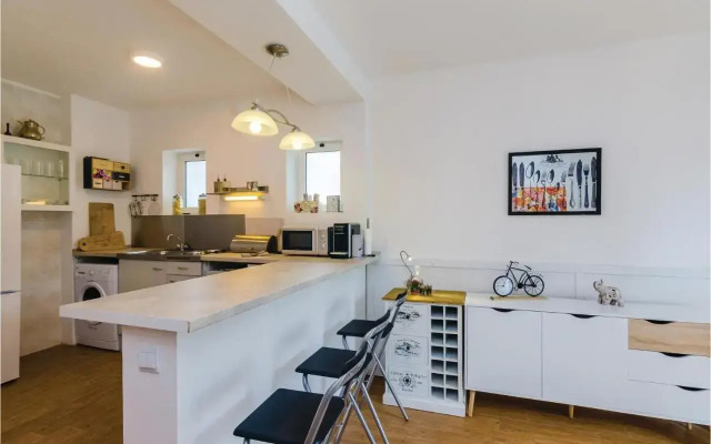 Five-Bedroom Apartment in Zaton Mali